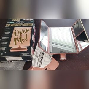 Makeup mirror